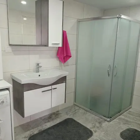 Rentavill Ada *